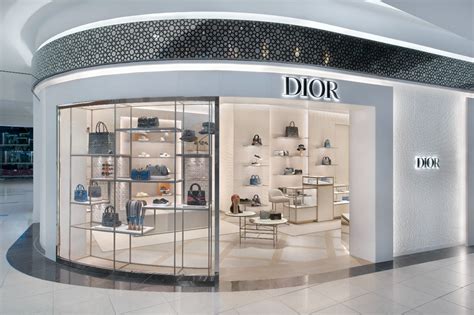 dubai airport dior